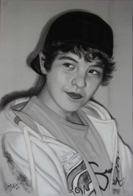 Adolescent-fusain-portrait-diane-berube